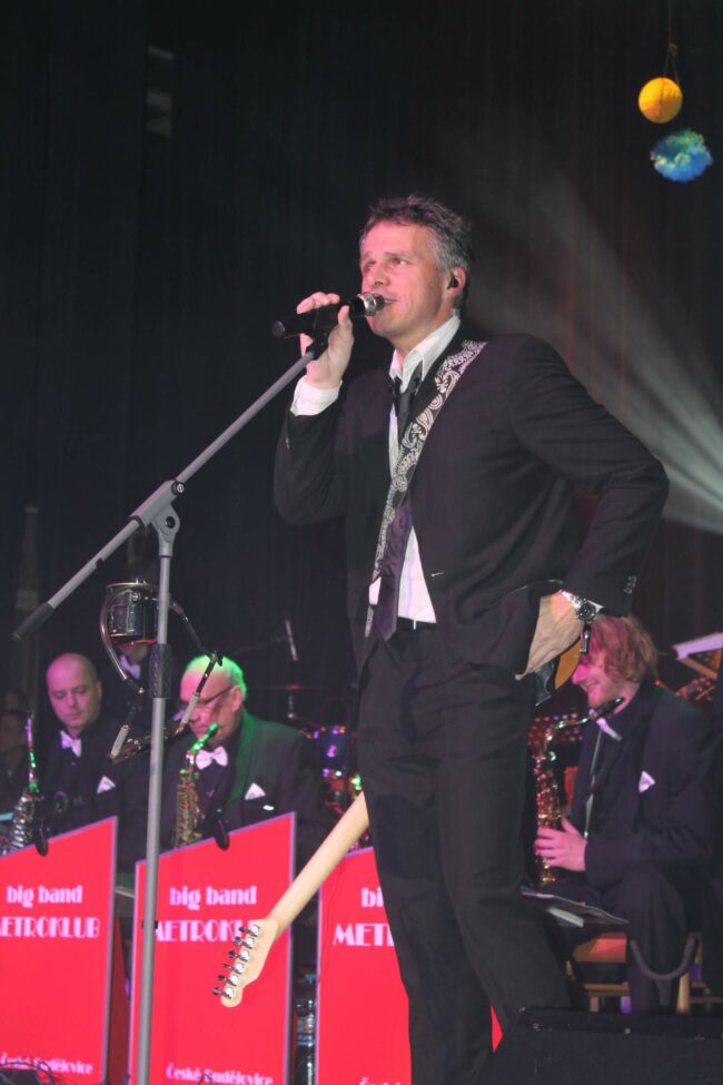 Metroklub Big Band a Janek Ledecký